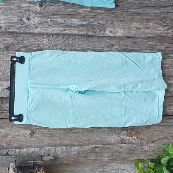 Point Zero summer sweater and SK Capris - Picture 10 of 12